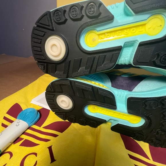 Authentic Gucci X Adidas Women ZX8000 sneakers size 10 UK / 11.5 US - Picture 4 of 14